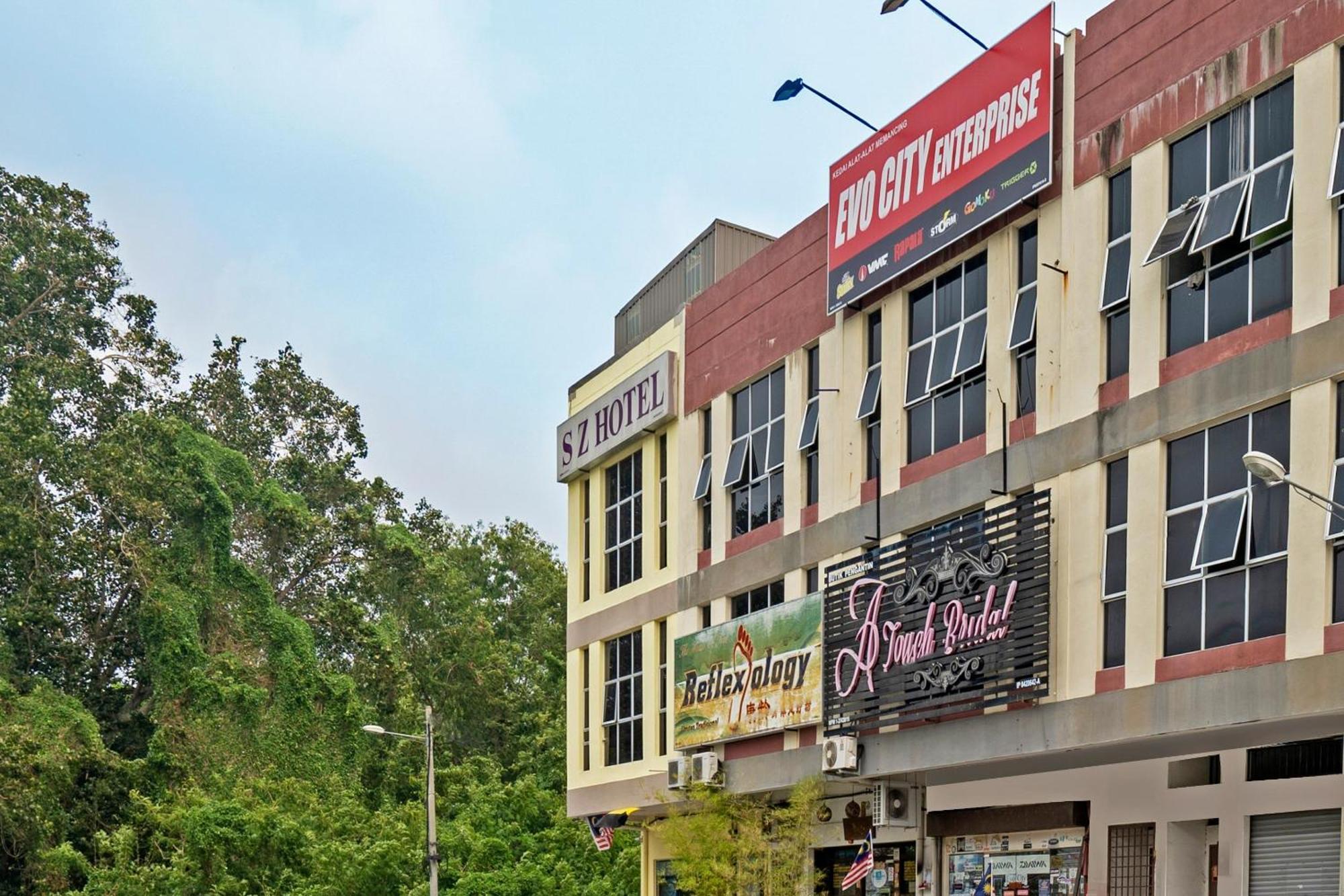 Sz Hotel Lumut Dış mekan fotoğraf
